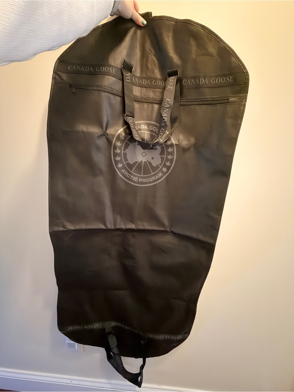 NEW Canada Goose black garment/travel bag